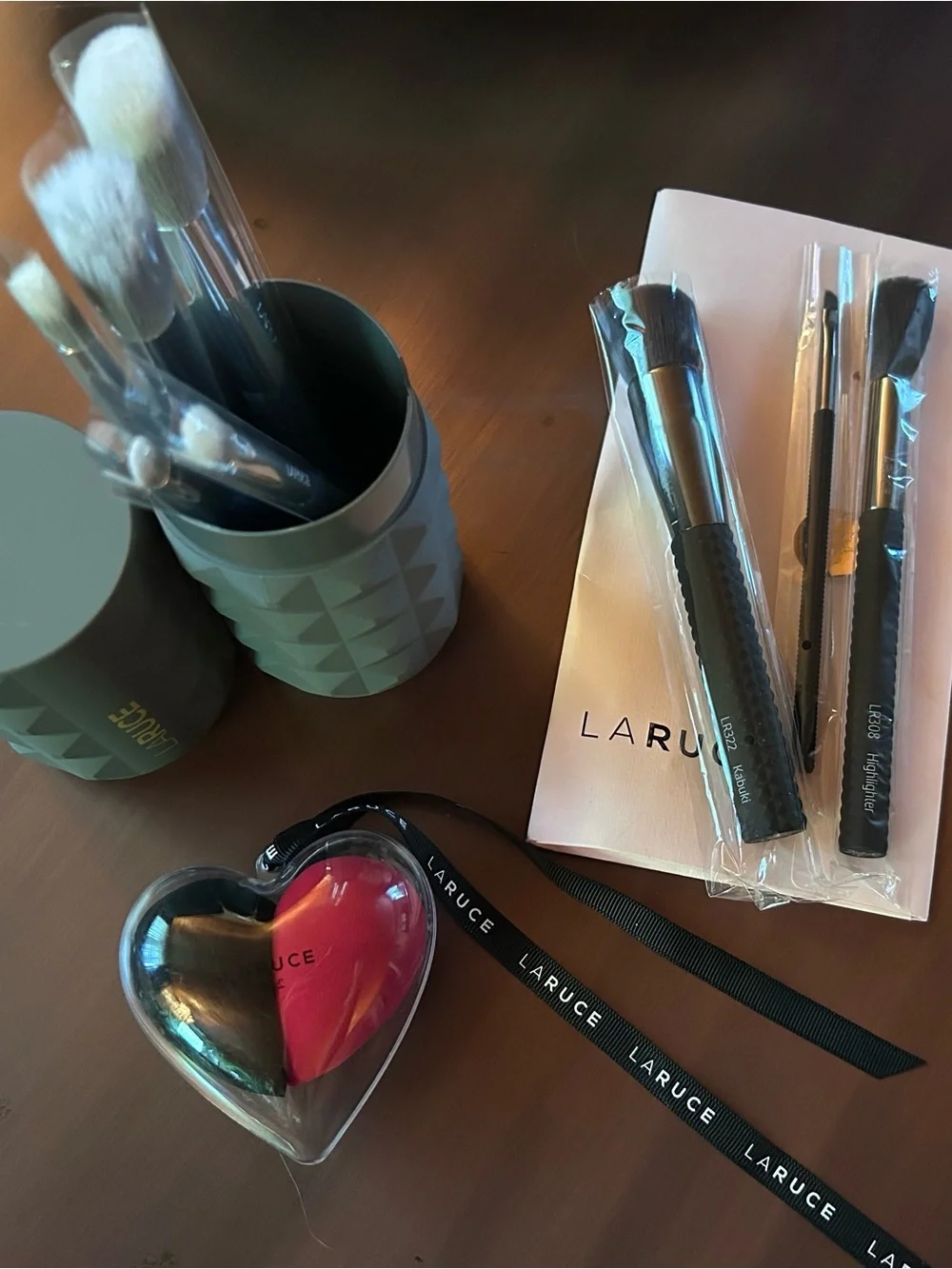LARUCE BRUSH BUNDLE